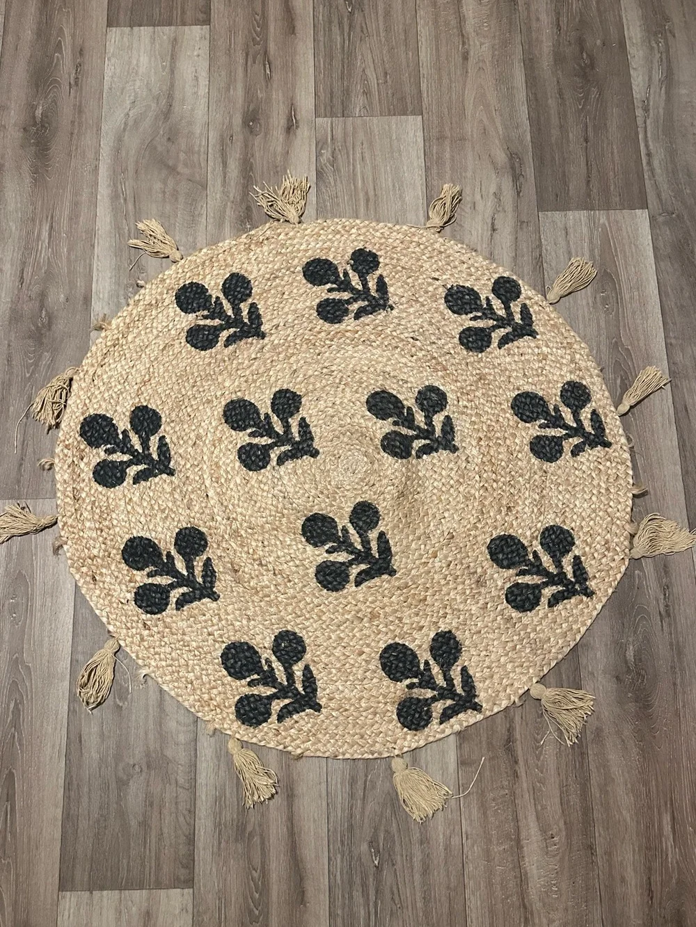 Round Braided Jute Rug with Tassels - Natural Beige